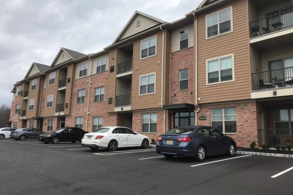 Vista Exterior and Parking